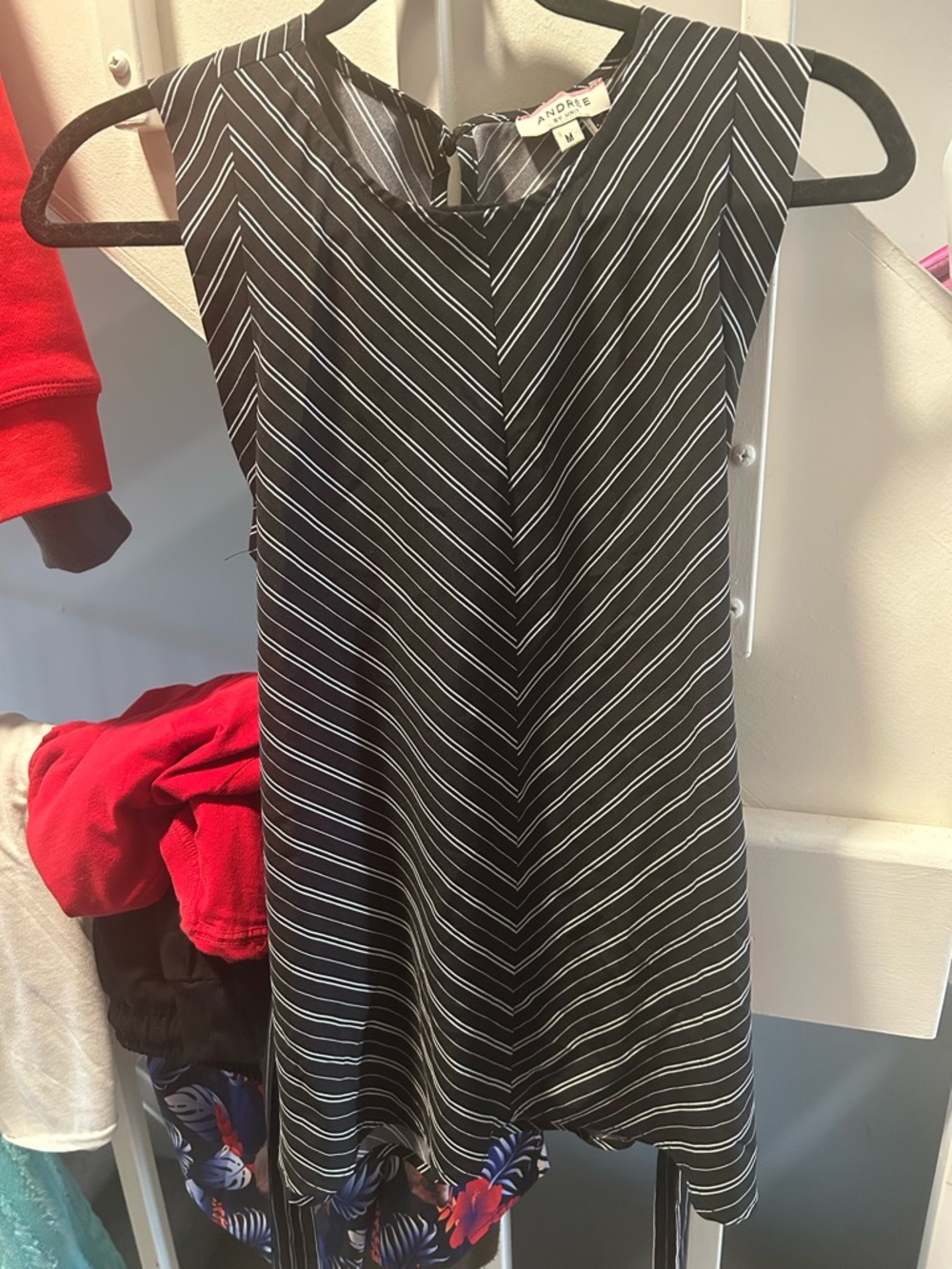 Andree by Unit Black & White Striped Sleeveless casual tank